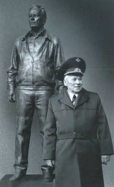 Иллюстрация к книге — Калашников [i_034.jpg]