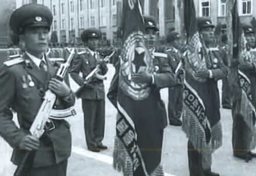 Иллюстрация к книге — Калашников [i_036.jpg]