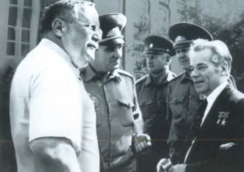 Иллюстрация к книге — Калашников [i_040.jpg]