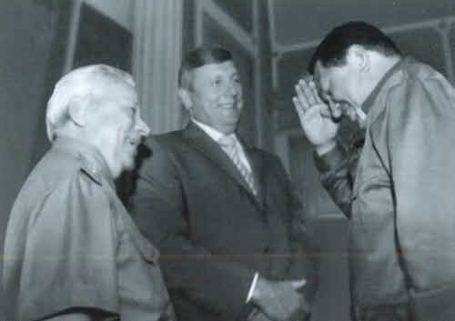 Иллюстрация к книге — Калашников [i_042.jpg]