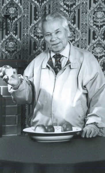 Иллюстрация к книге — Калашников [i_050.jpg]