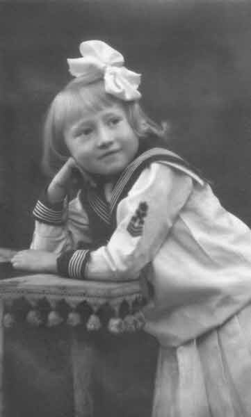 Иллюстрация к книге — Галина Уланова [i_008.jpg]