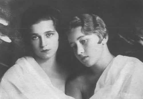 Иллюстрация к книге — Галина Уланова [i_016.jpg]