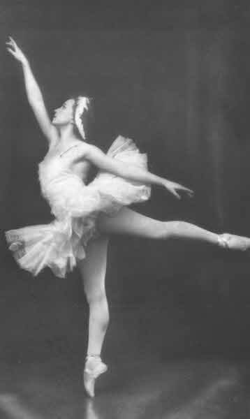 Иллюстрация к книге — Галина Уланова [i_034.jpg]