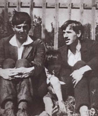 Иллюстрация к книге — Маяковский. Трагедия-буфф в шести действиях [i_022.jpg]