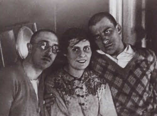 Иллюстрация к книге — Маяковский. Трагедия-буфф в шести действиях [i_039.jpg]