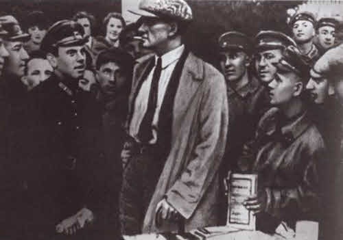 Иллюстрация к книге — Маяковский. Трагедия-буфф в шести действиях [i_052.jpg]