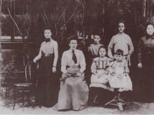 Иллюстрация к книге — Марина Цветаева. Твоя неласковая ласточка [i_008.jpg]