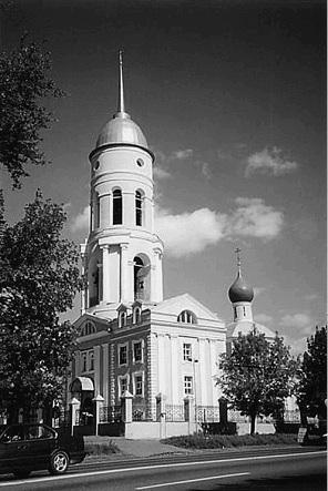 Иллюстрация к книге — Путешествие из Москвы в Ярославль. Москва – Сергиев Посад – Переславль-Залесский – Ростов Великий – Ярославль [_003.jpg]