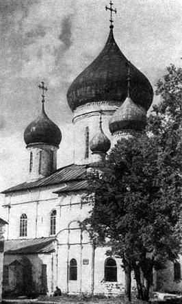 Иллюстрация к книге — Путешествие из Москвы в Ярославль. Москва – Сергиев Посад – Переславль-Залесский – Ростов Великий – Ярославль [_073.jpg]