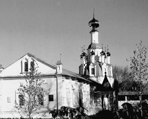 Иллюстрация к книге — Путешествие из Москвы в Ярославль. Москва – Сергиев Посад – Переславль-Залесский – Ростов Великий – Ярославль [_118.jpg]