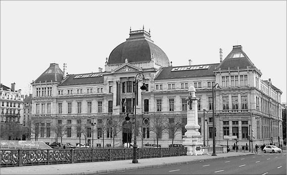 Иллюстрация к книге — Франция. Страна королей и пяти республик  [_054.jpg]