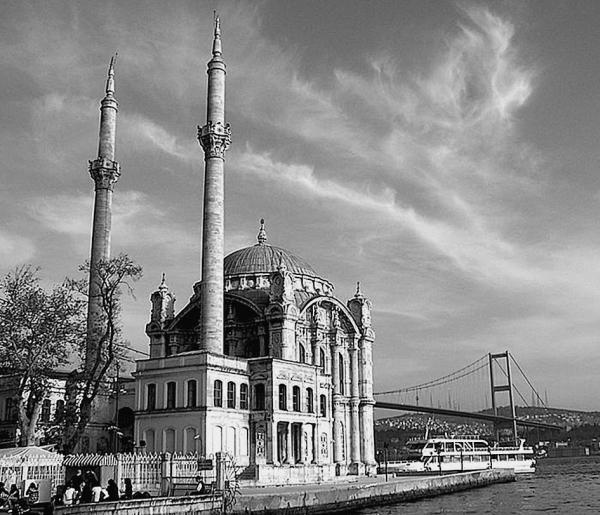 Иллюстрация к книге — Стамбул. Новый Вавилон на берегах Босфора  [_100.jpg]