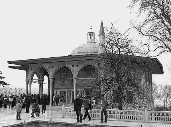 Иллюстрация к книге — Стамбул. Новый Вавилон на берегах Босфора  [_102.jpg]