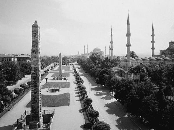Иллюстрация к книге — Стамбул. Новый Вавилон на берегах Босфора  [_74.jpg]