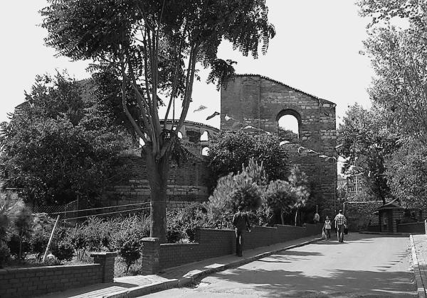 Иллюстрация к книге — Стамбул. Новый Вавилон на берегах Босфора  [_86.jpg]