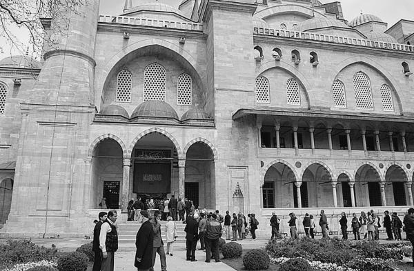 Иллюстрация к книге — Стамбул. Новый Вавилон на берегах Босфора  [_94.jpg]