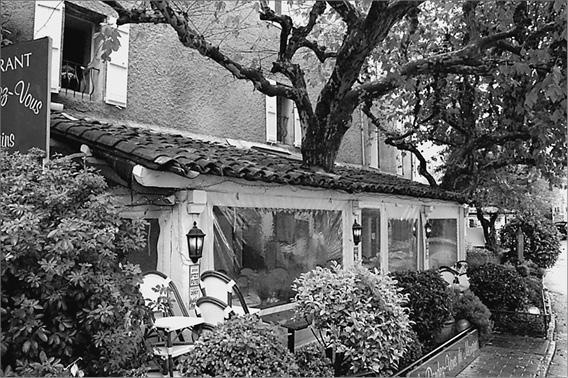 Иллюстрация к книге — Лазурный берег. Ривьеры Франции, Монако и Италии  [_032.jpg]