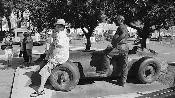 Иллюстрация к книге — Лазурный берег. Ривьеры Франции, Монако и Италии  [_mon8824.jpg]