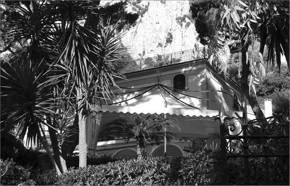 Иллюстрация к книге — Неаполитанская Ривьера. Неаполь. Капри. Искья. Прочида  [_080.jpg]