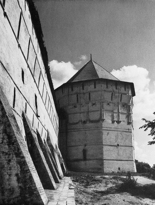 Иллюстрация к книге — Монастыри Подмосковья [_007.jpg]