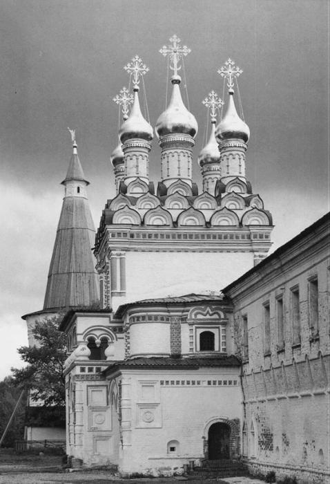 Иллюстрация к книге — Монастыри Подмосковья [_136.jpg]