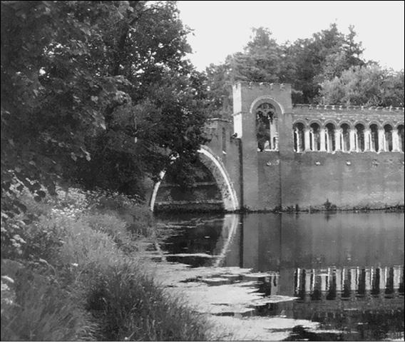 Иллюстрация к книге — Подмосковье. Природа. История. Экономика. Культура. Достопримечательности. Религиозные центры  [_009.jpg]