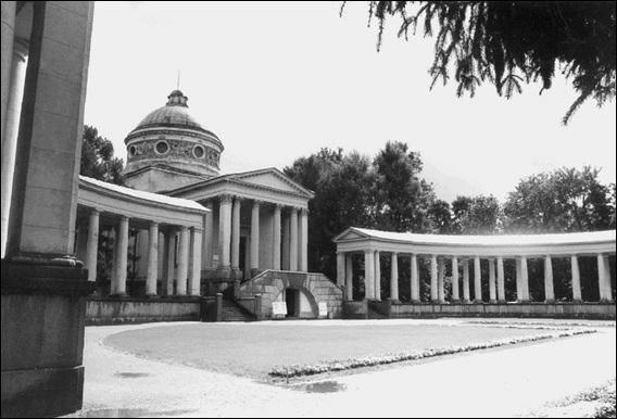 Иллюстрация к книге — Усадьбы Подмосковья. История. Владельцы. Жители. Архитектура  [_144.jpg]