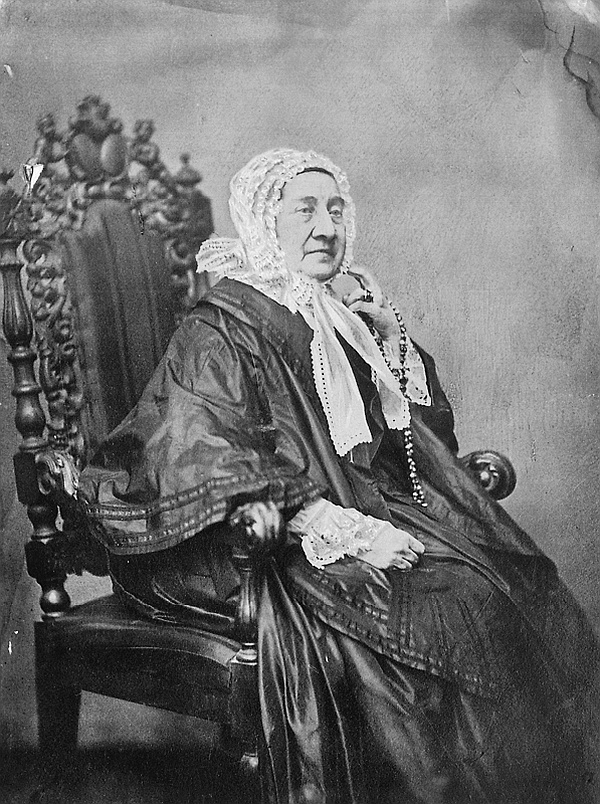 Иллюстрация к книге — Лучшая подруга Фаины Раневской [i_003.jpg]