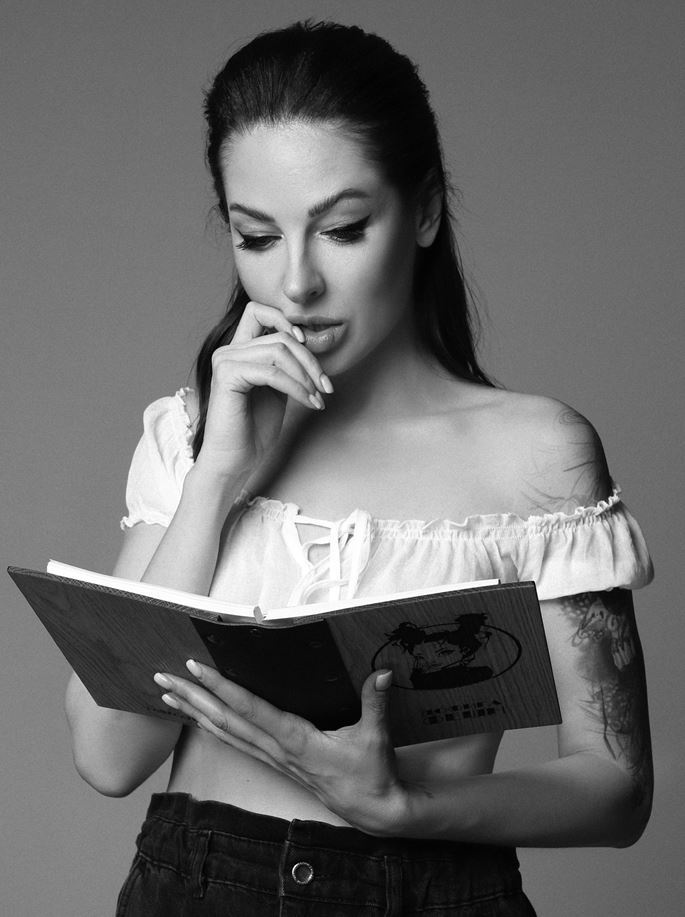 Иллюстрация к книге — 1000 и 1 день без секса. Белая книга. Чем занималась я, пока вы занимались сексом [_22.jpg]