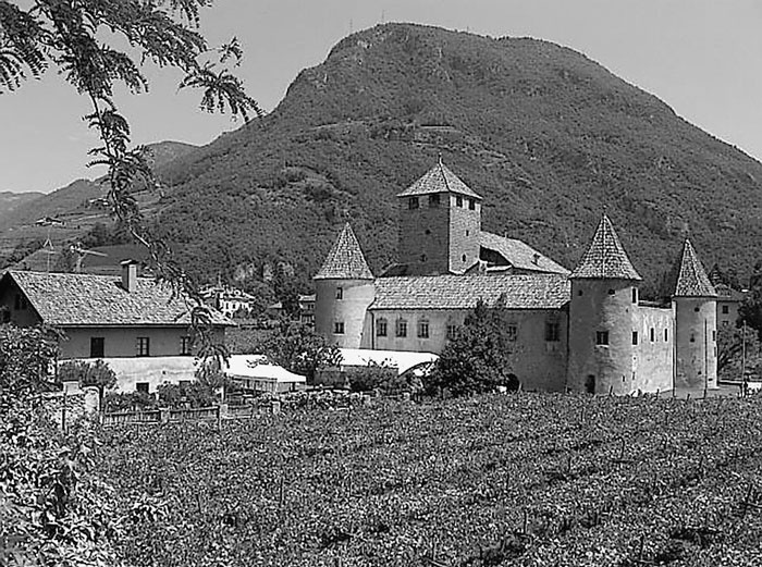 Иллюстрация к книге — Италия. Страна моря и солнца  [i_157.jpg]