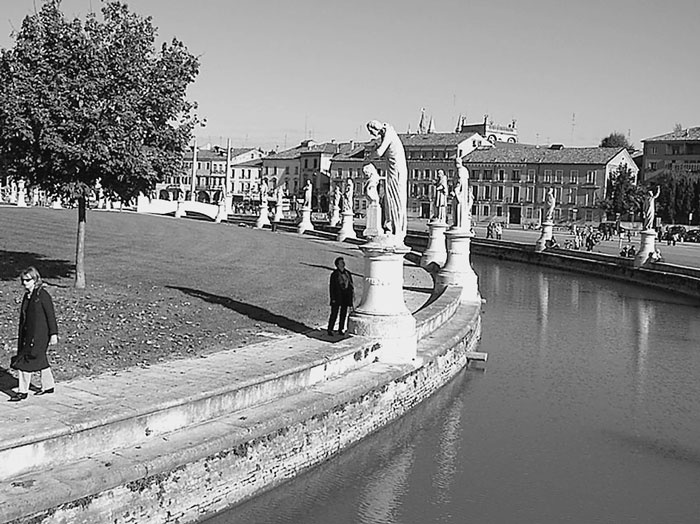 Иллюстрация к книге — Италия. Страна моря и солнца  [i_173.jpg]