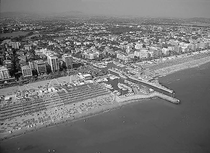 Иллюстрация к книге — Италия. Страна моря и солнца  [i_279.jpg]