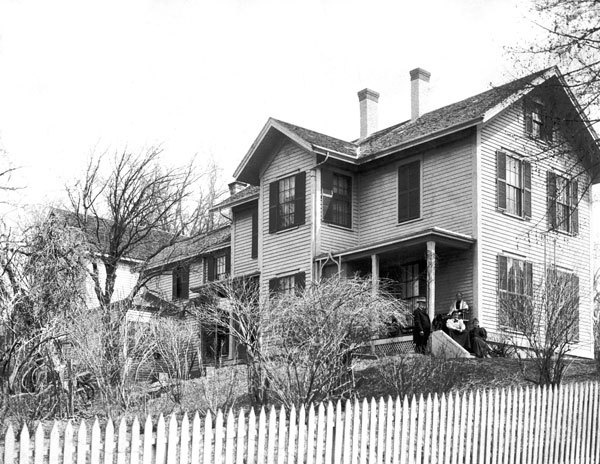 Иллюстрация к книге — 25 историй серийных убийц [i_097.jpg]