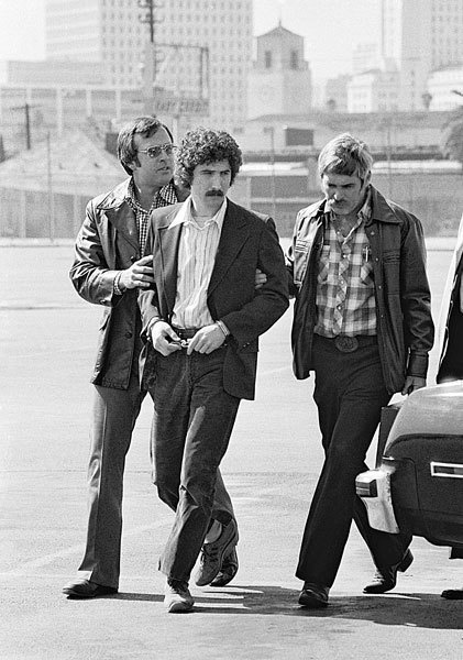 Иллюстрация к книге — 25 историй серийных убийц [i_118.jpg]