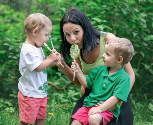 Иллюстрация к книге — Счастлива без рук. Реальная история любви и зверства [i_008.jpg]