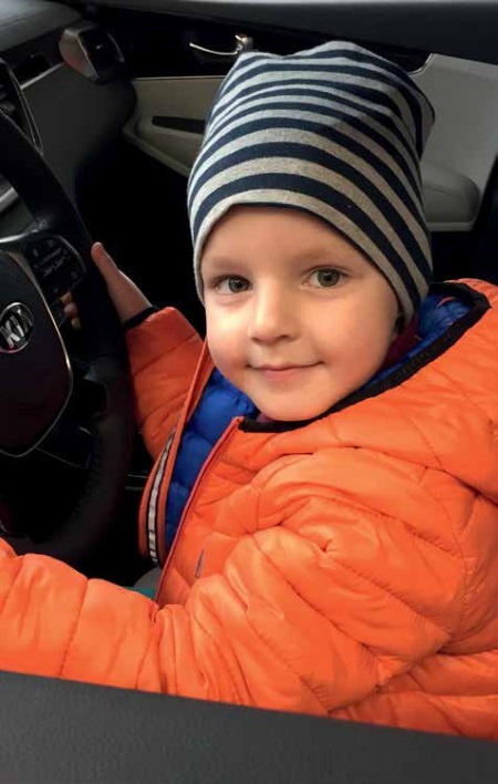 Иллюстрация к книге — Счастлива без рук. Реальная история любви и зверства [i_016.jpg]