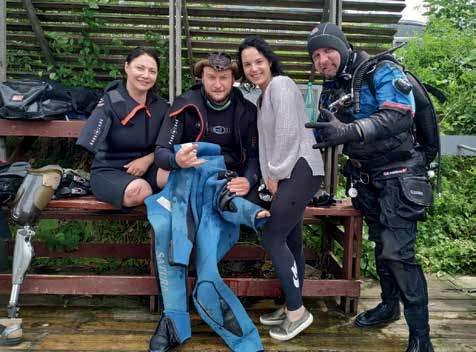 Иллюстрация к книге — Счастлива без рук. Реальная история любви и зверства [i_025.jpg]