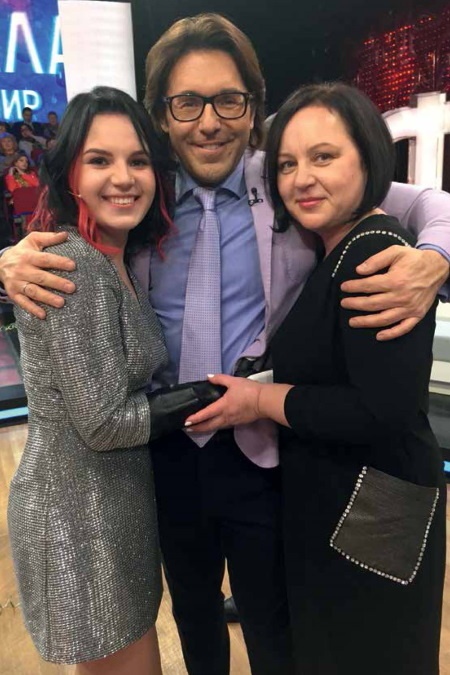 Иллюстрация к книге — Счастлива без рук. Реальная история любви и зверства [i_034.jpg]