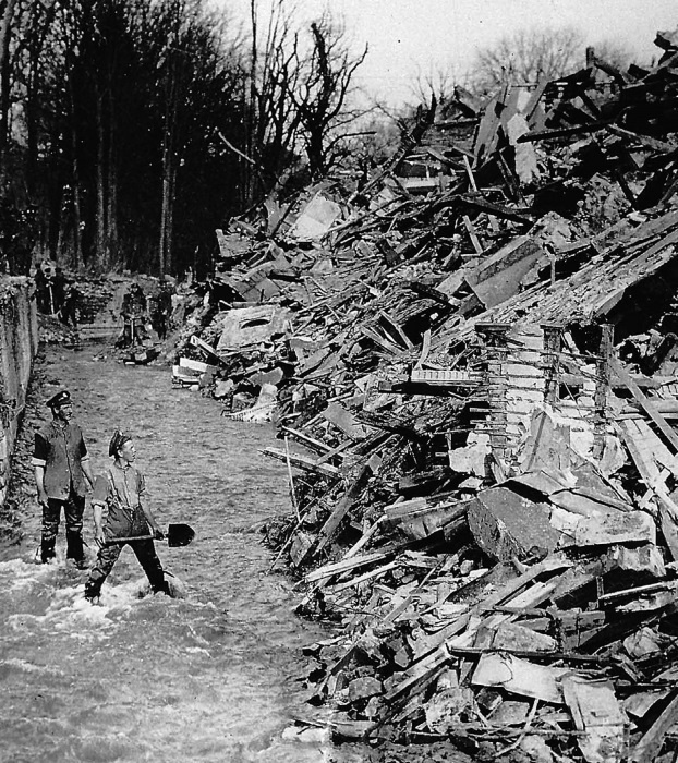 Иллюстрация к книге — Горечь войны [i_106.jpg]