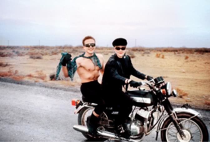 Иллюстрация к книге — Стингрей в Зазеркалье [i_008.jpg]