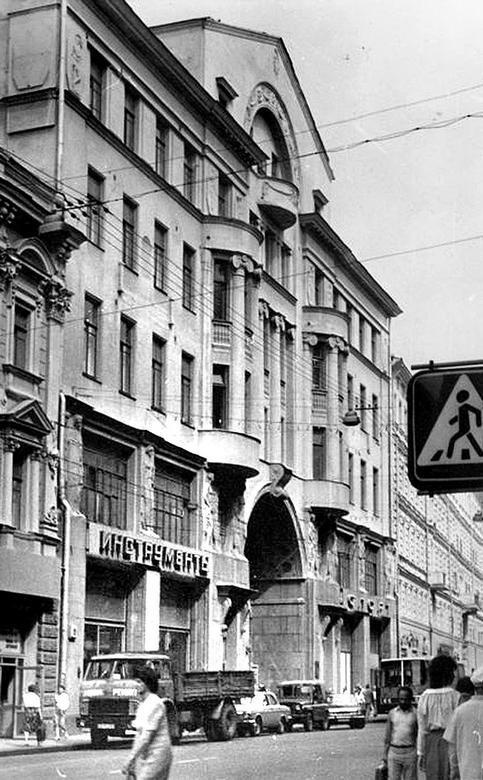 Иллюстрация к книге — Одна отдельно счастливая жизнь [i_007.jpg]