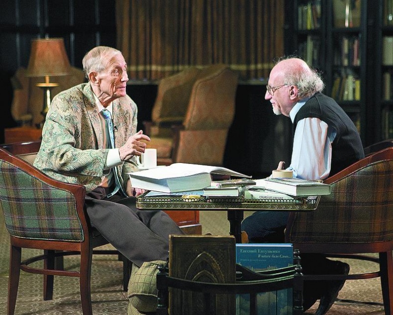 Иллюстрация к книге — Диалоги с Евгением Евтушенко [i_042.jpg]