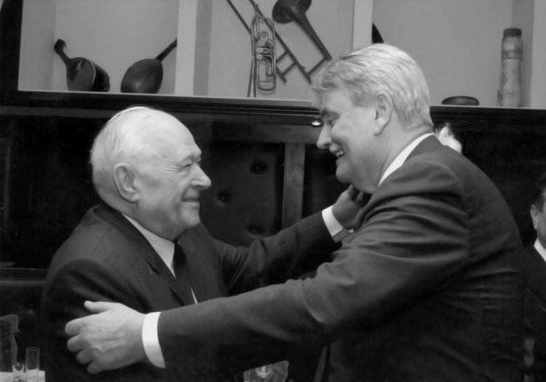 Иллюстрация к книге — КГБ и власть. Пятое управление: политическая контрразведка [i_028.jpg]