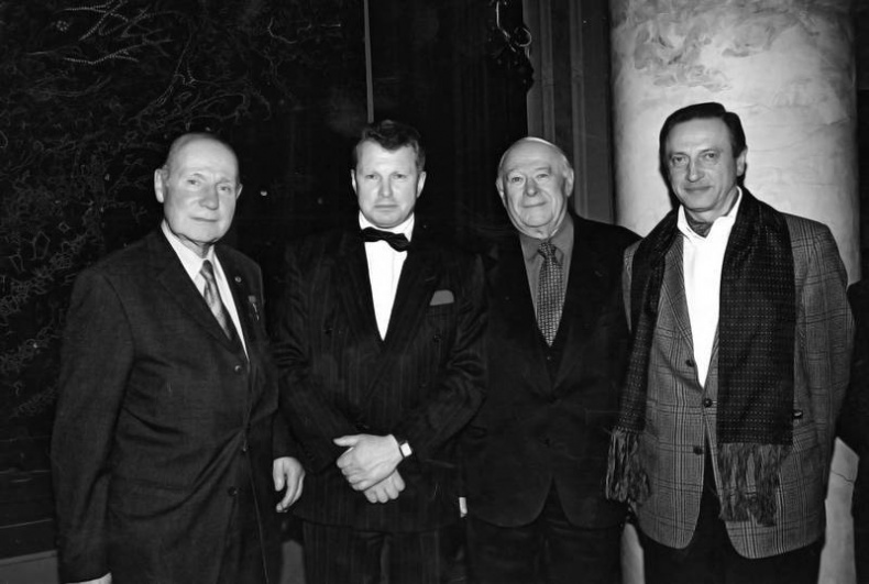 Иллюстрация к книге — КГБ и власть. Пятое управление: политическая контрразведка [i_040.jpg]