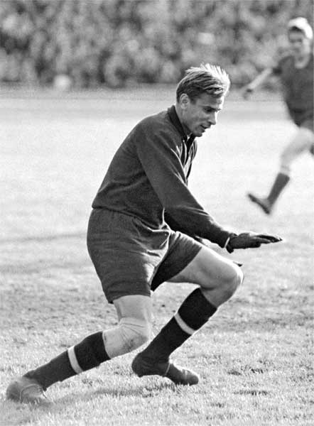 Иллюстрация к книге — Лев Яшин. Вратарь моей мечты [i_003.jpg]