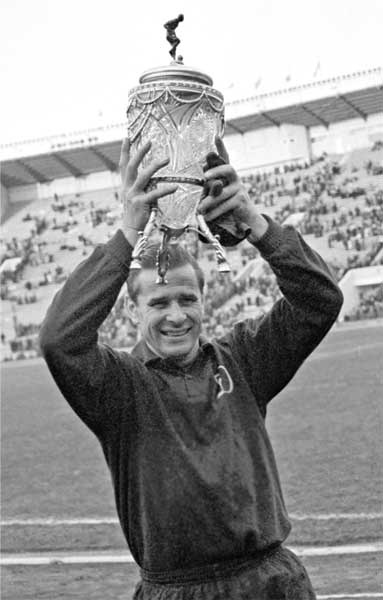 Иллюстрация к книге — Лев Яшин. Вратарь моей мечты [i_009.jpg]