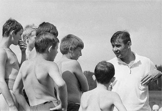 Иллюстрация к книге — Лев Яшин. Вратарь моей мечты [i_014.jpg]