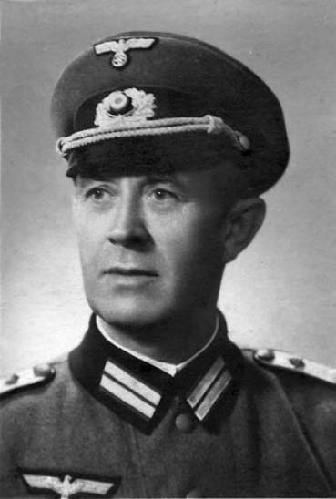 Иллюстрация к книге — Марш Смерти Русского охранного корпуса [i_005.jpg]