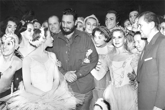 Иллюстрация к книге — Майя Плисецкая. Богиня русского балета [i_030.jpg]